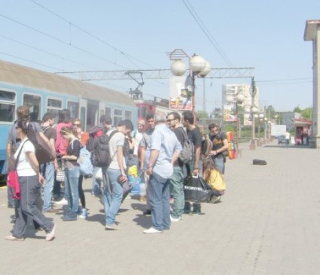 CFR Călători introduce trenuri care vor parcurge ruta Bucureşti-Constanţa în cel mult două ore